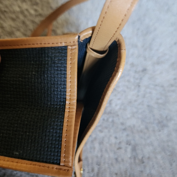 AUTHENTIC Vintage Yves Saint Laurent (YSL) crossbody bag - Picture 16 of 16